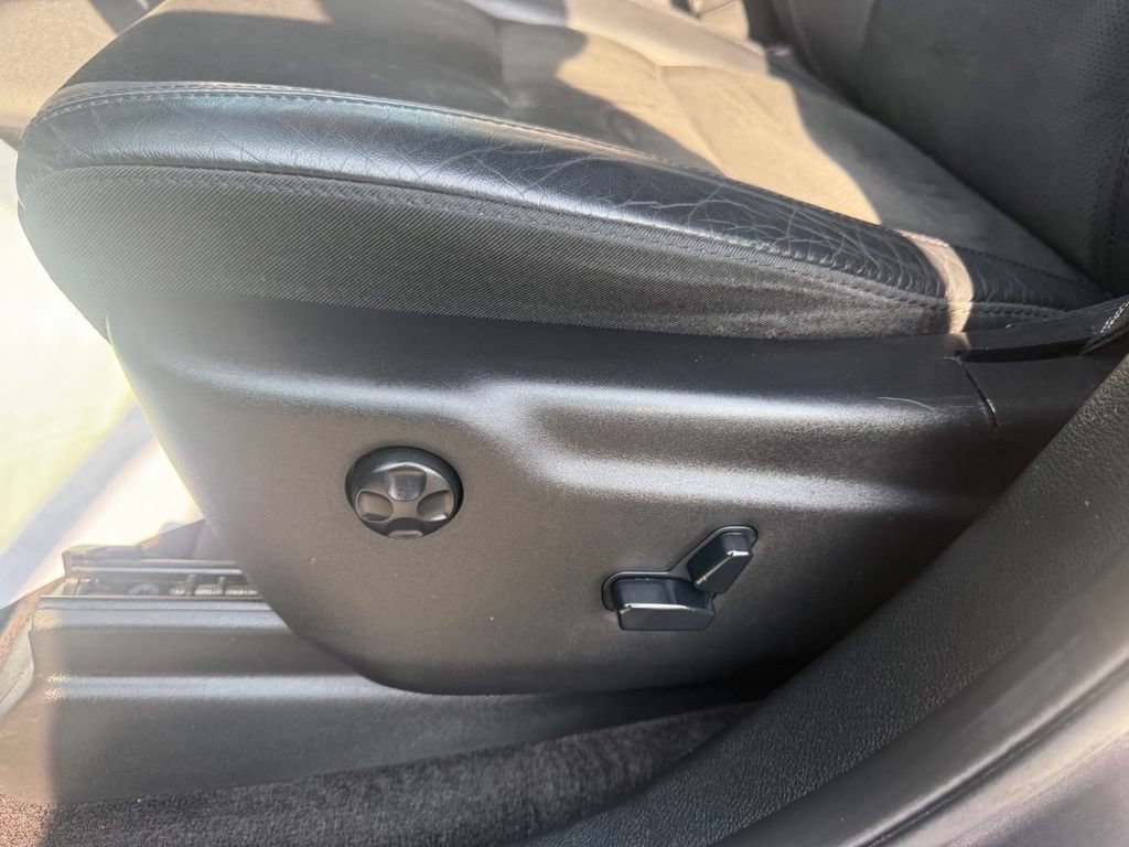 Used 2018 Jeep Grand Cherokee Altitude AWD/4WD image 12