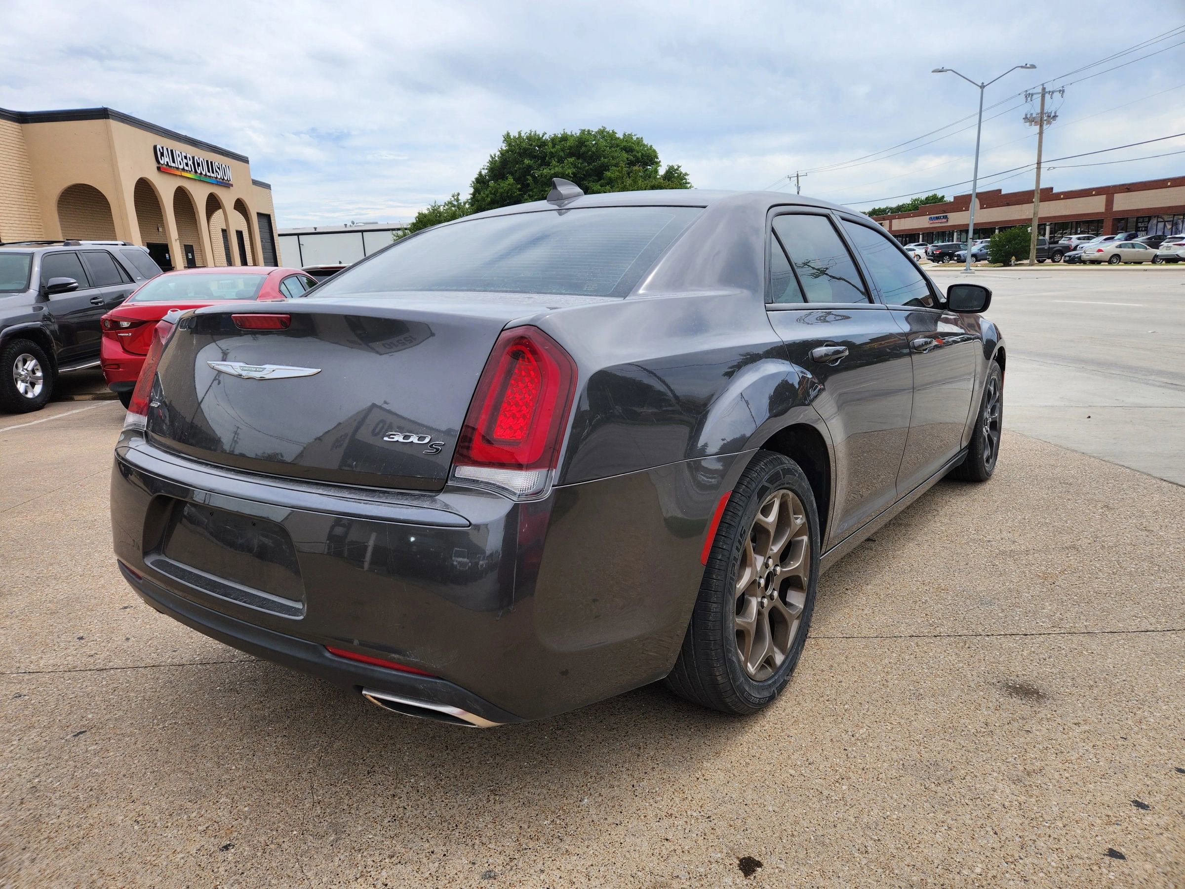 Used 2019 Chrysler 300 S image 5