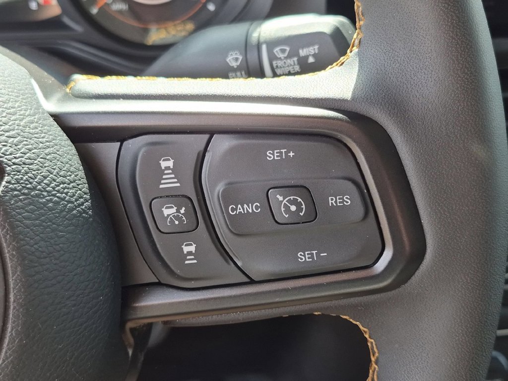Certified 2024 Jeep Gladiator Sport AWD/4WD image 14