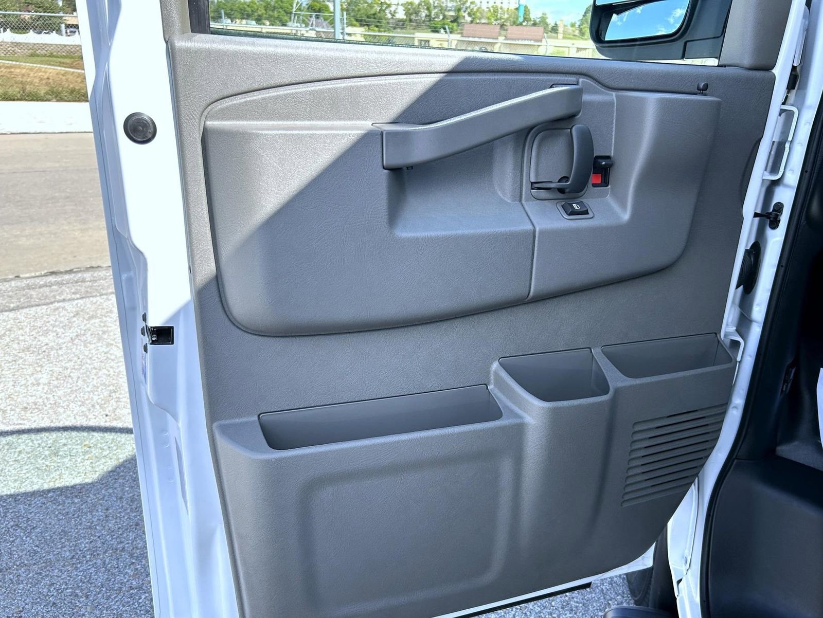 New 2025 Chevrolet Express 2500 Work Van w/ Safety Package RWD image 9