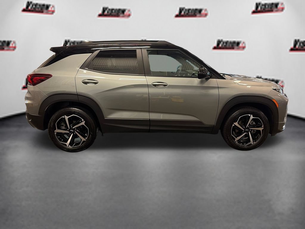 Used 2023 Chevrolet TrailBlazer RS w/ Convenience Package AWD/4WD image 9