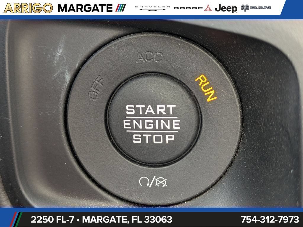 Used 2025 Jeep Wrangler Unlimited Sahara w/ Safety Group AWD/4WD image 29