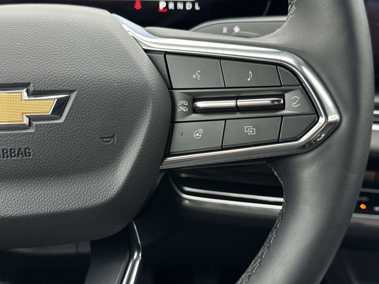 Used 2025 Chevrolet Equinox LT w/ Convenience Package II image 7