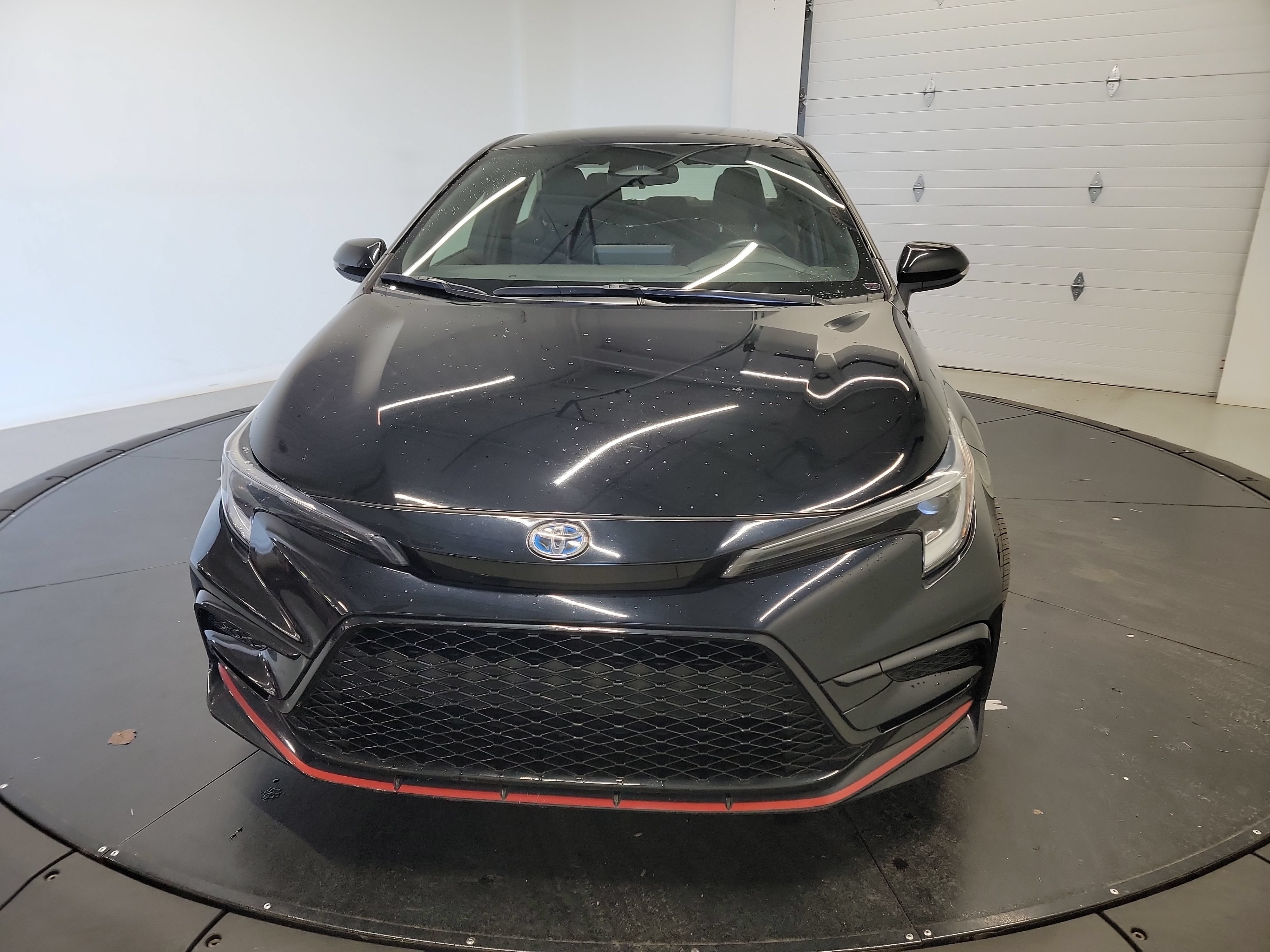Used 2023 Toyota Corolla SE FWD image 2