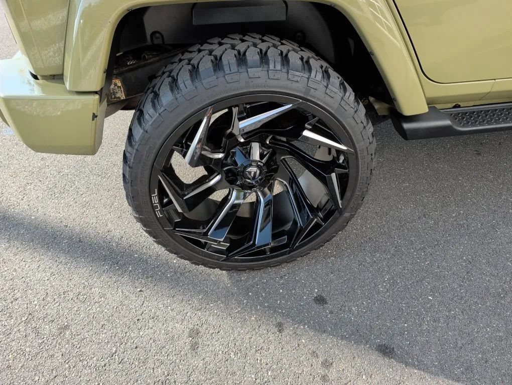 Used 2013 Jeep Wrangler Unlimited Sahara w/ Connectivity Group AWD/4WD image 13