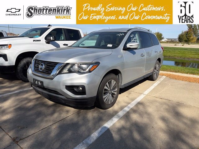 Used 2017 Nissan Pathfinder SL