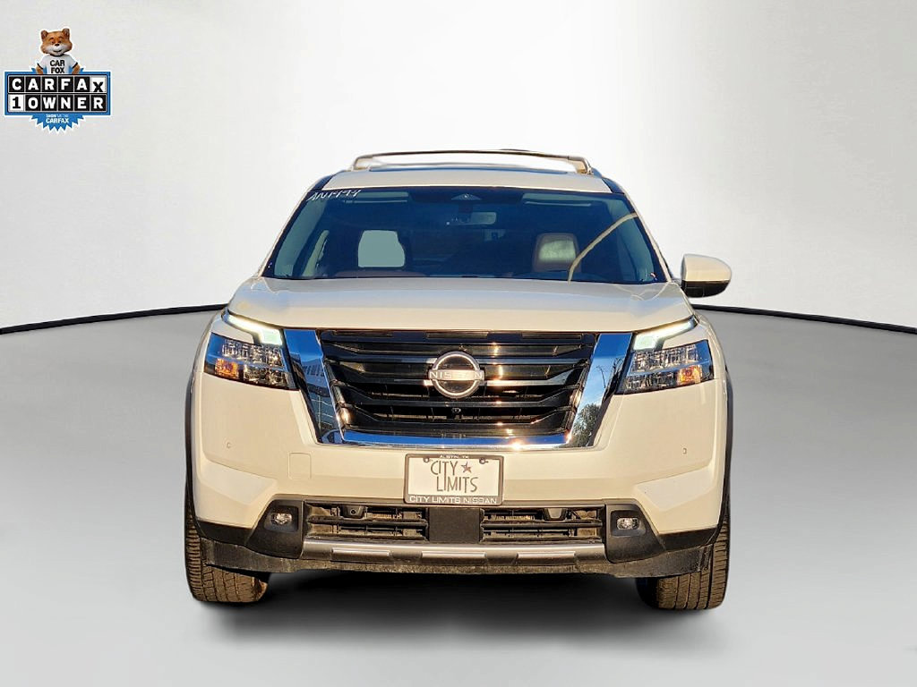 Used 2023 Nissan Pathfinder Platinum AWD/4WD image 2