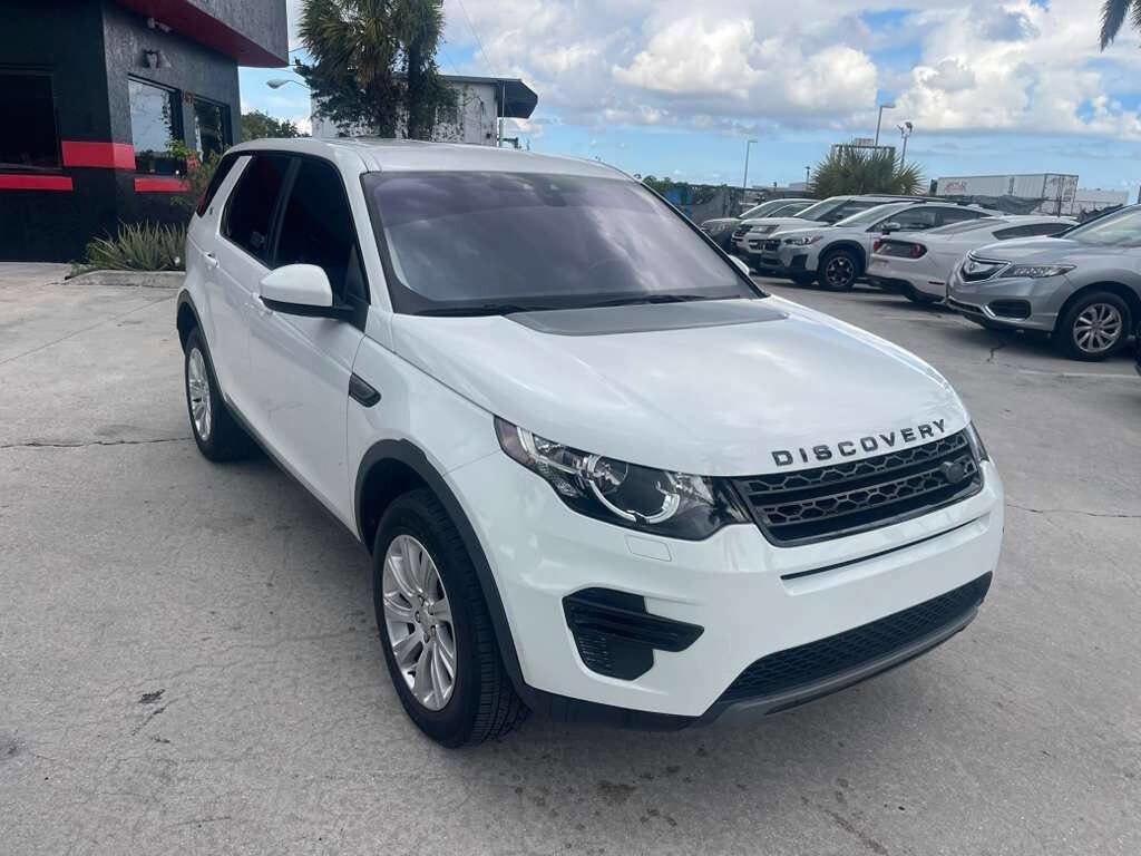 Used 2019 Land Rover Discovery Sport SE image 3