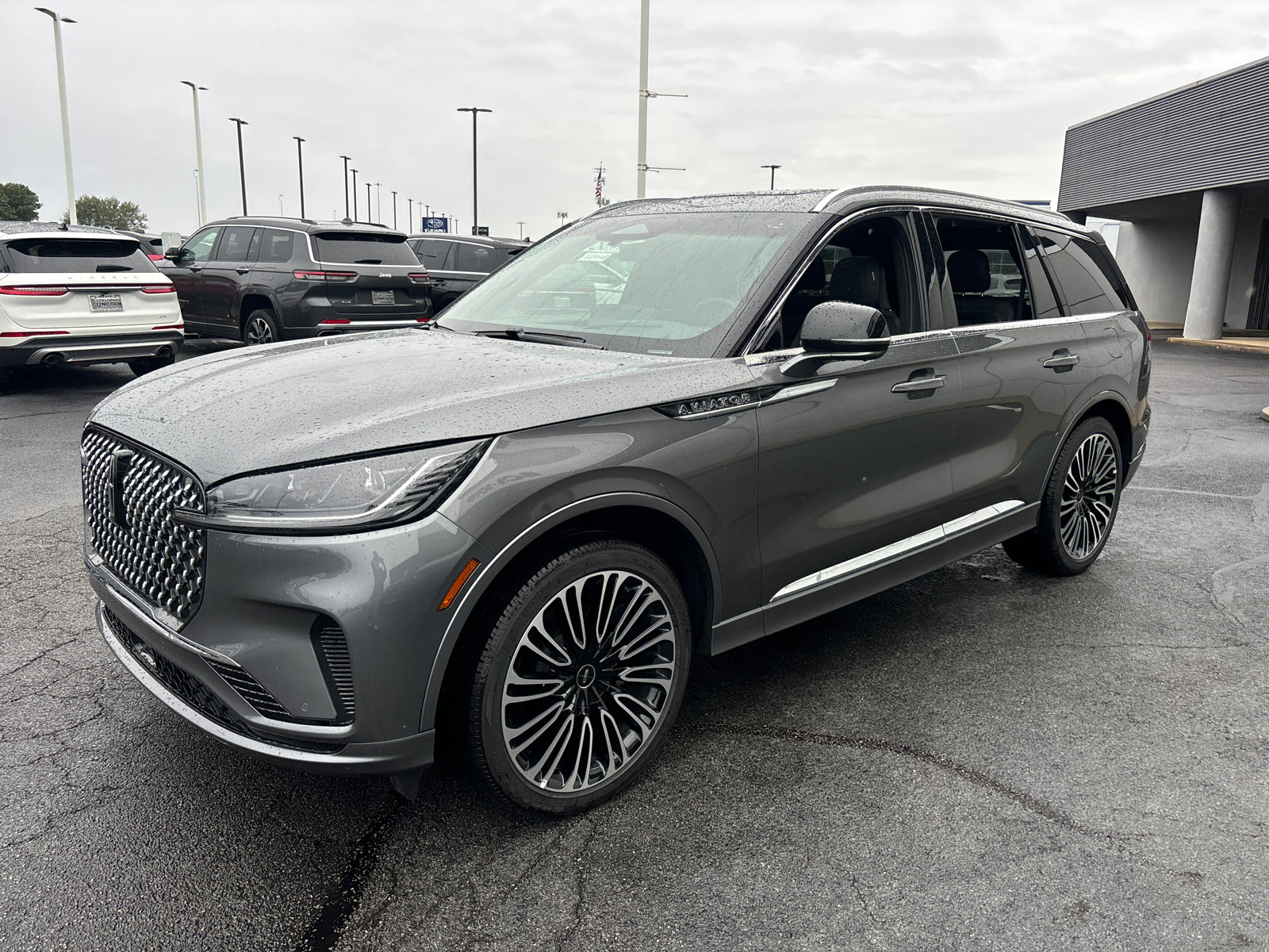 New 2025 Lincoln Aviator Black Label image 3