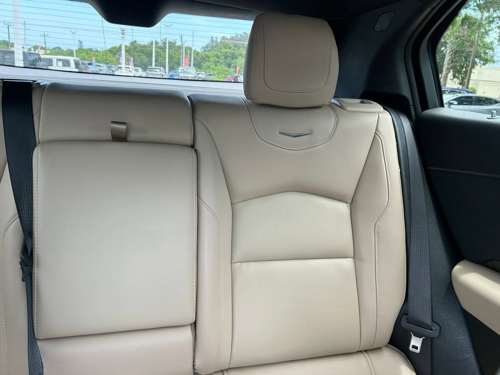 Used 2025 Cadillac XT4 Premium Luxury FWD image 15