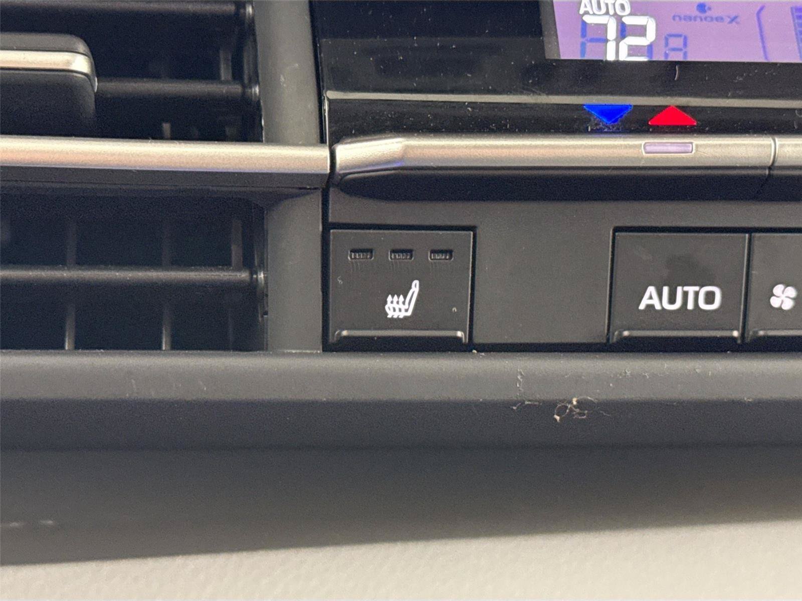Certified 2026 Toyota Sienna XLE FWD image 8