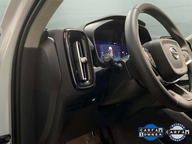 Used 2025 Volvo XC40 B5 Plus image 35