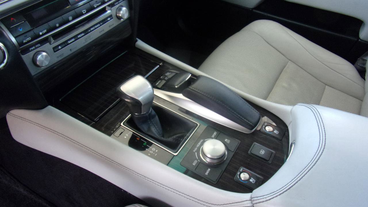 Used 2013 Lexus LS 460 w/ Comfort Pkg image 14