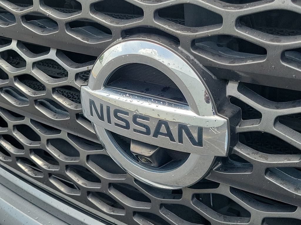Used 2017 Nissan Titan PRO-4X w/ Pro-4x Convenience Package AWD/4WD image 12