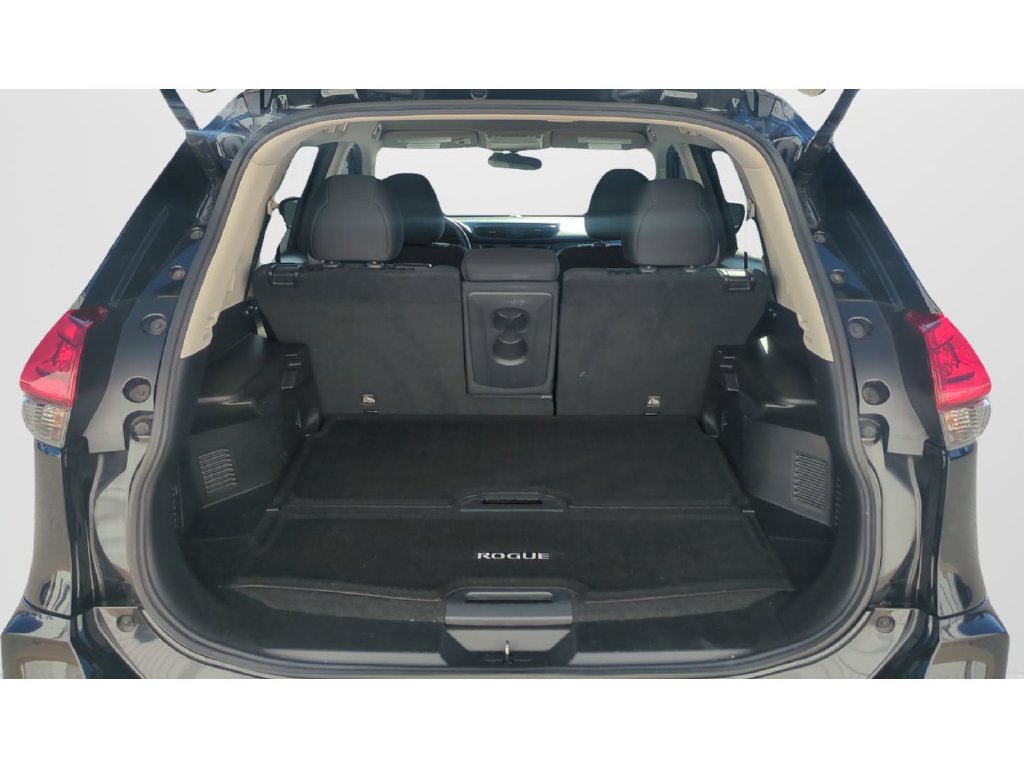 Certified 2018 Nissan Rogue SV w/ Premium Package FWD image 10