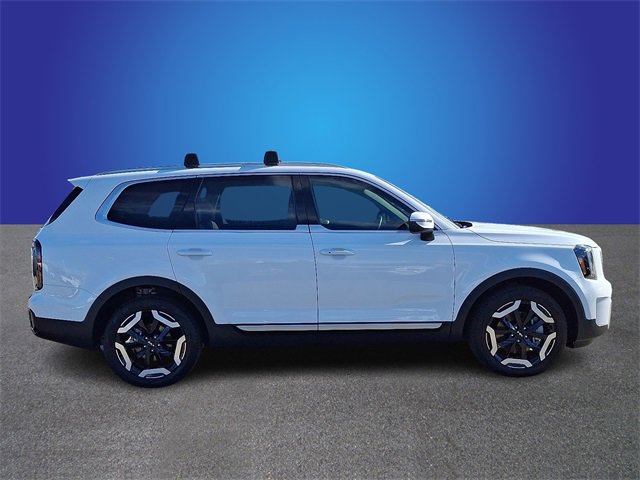 Used 2025 Kia Telluride EX w/ EX Captain's Chair Package image 4
