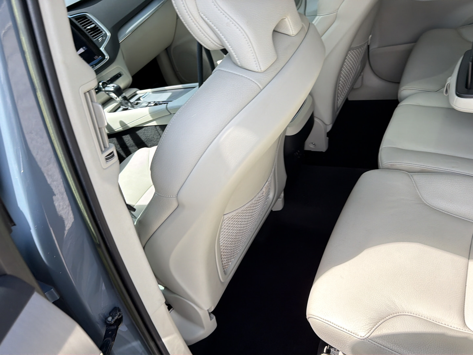 Used 2022 Volvo XC90 T5 Momentum FWD image 34