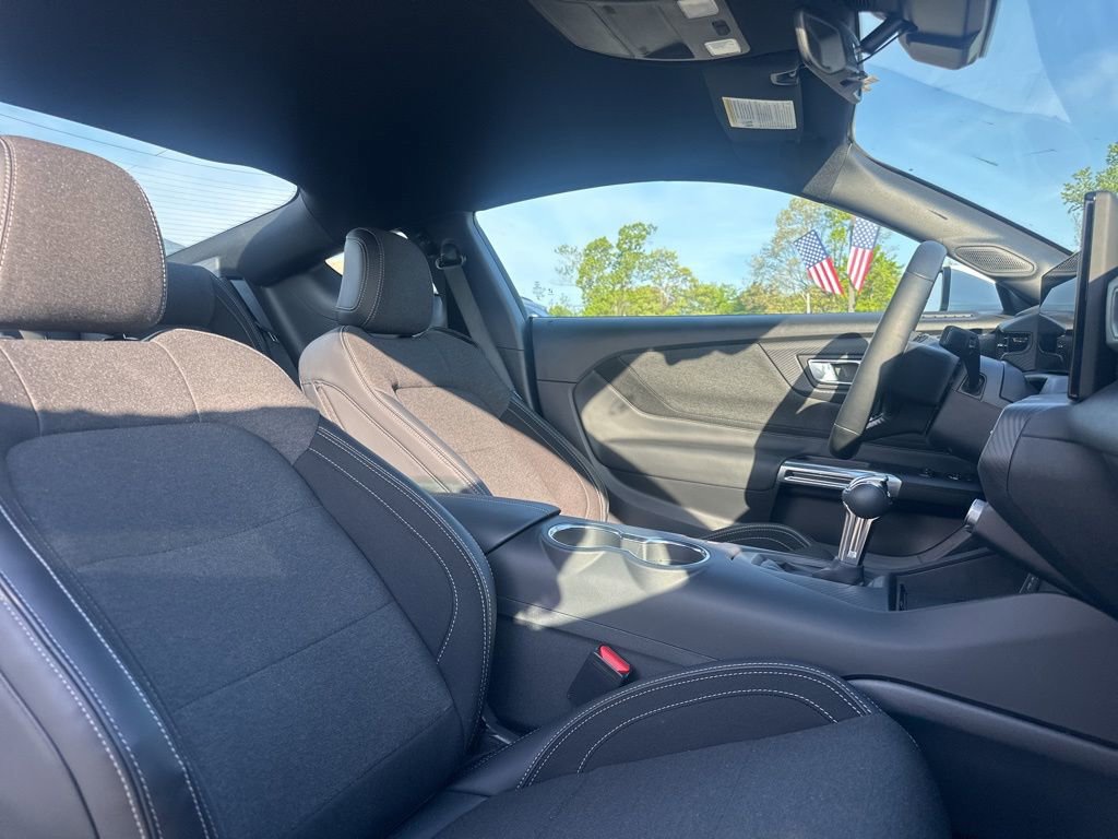 Used 2025 Ford Mustang Coupe image 35