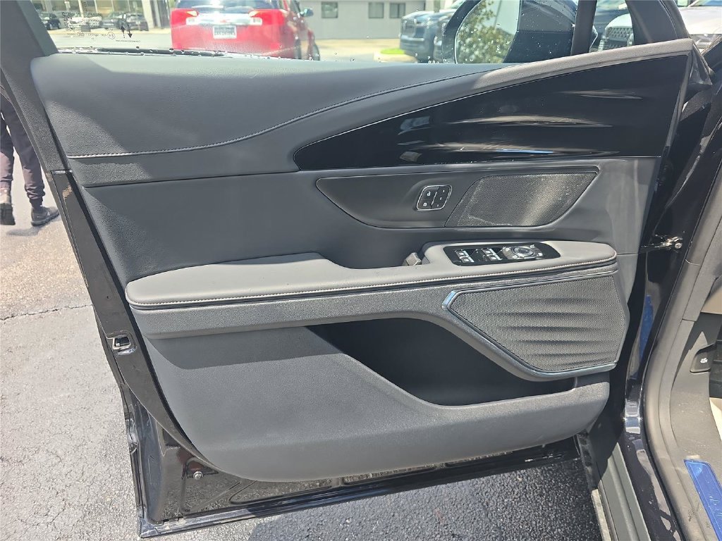 New 2026 Lincoln Nautilus Premier AWD/4WD image 11