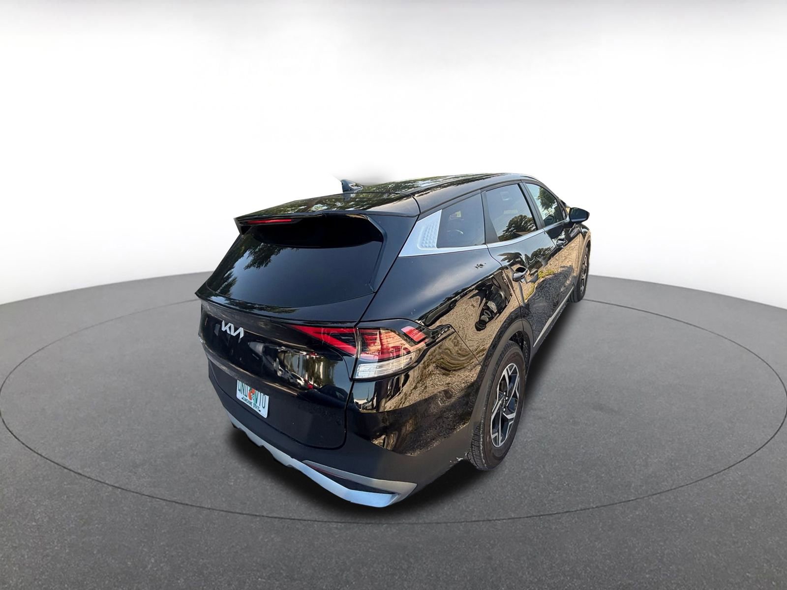 Used 2025 Kia Sportage LX image 5