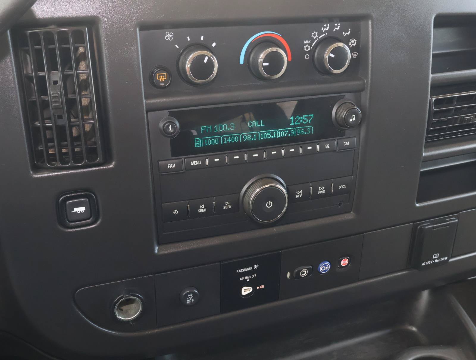 Used 2025 Chevrolet Express 3500 LS RWD image 16
