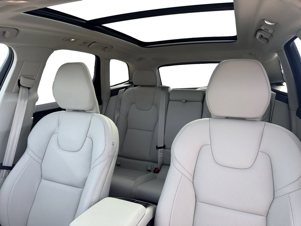 New 2026 Volvo XC60 B5 Ultra w/ Protection Package Premier AWD/4WD image 25