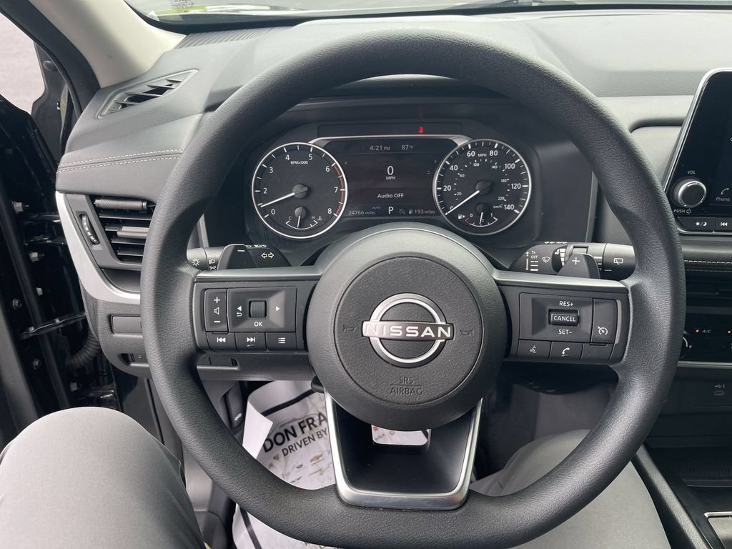 Used 2024 Nissan Rogue S AWD/4WD image 18