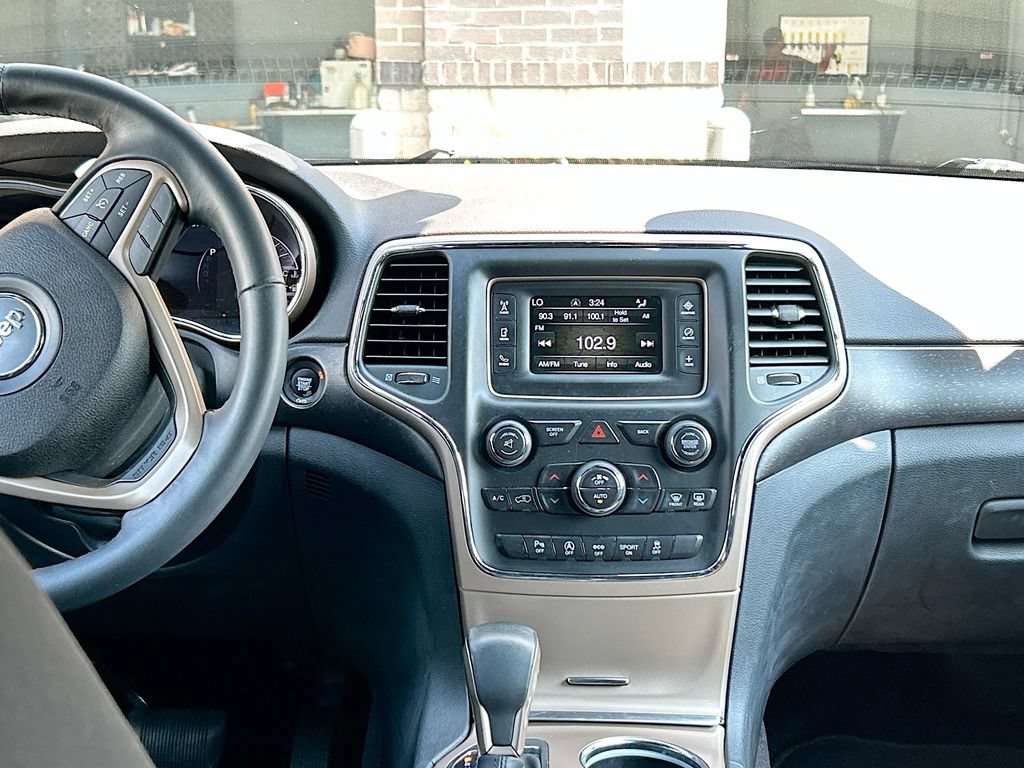 Used 2017 Jeep Grand Cherokee Laredo RWD image 19