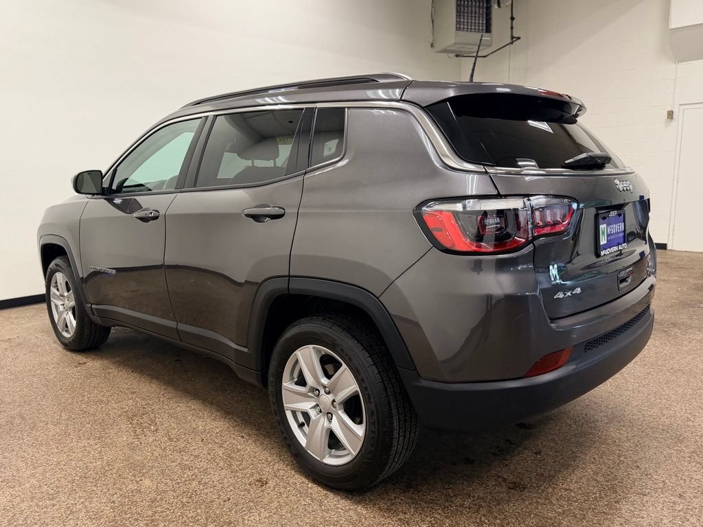 Used 2022 Jeep Compass Latitude w/ Convenience Group AWD/4WD image 3