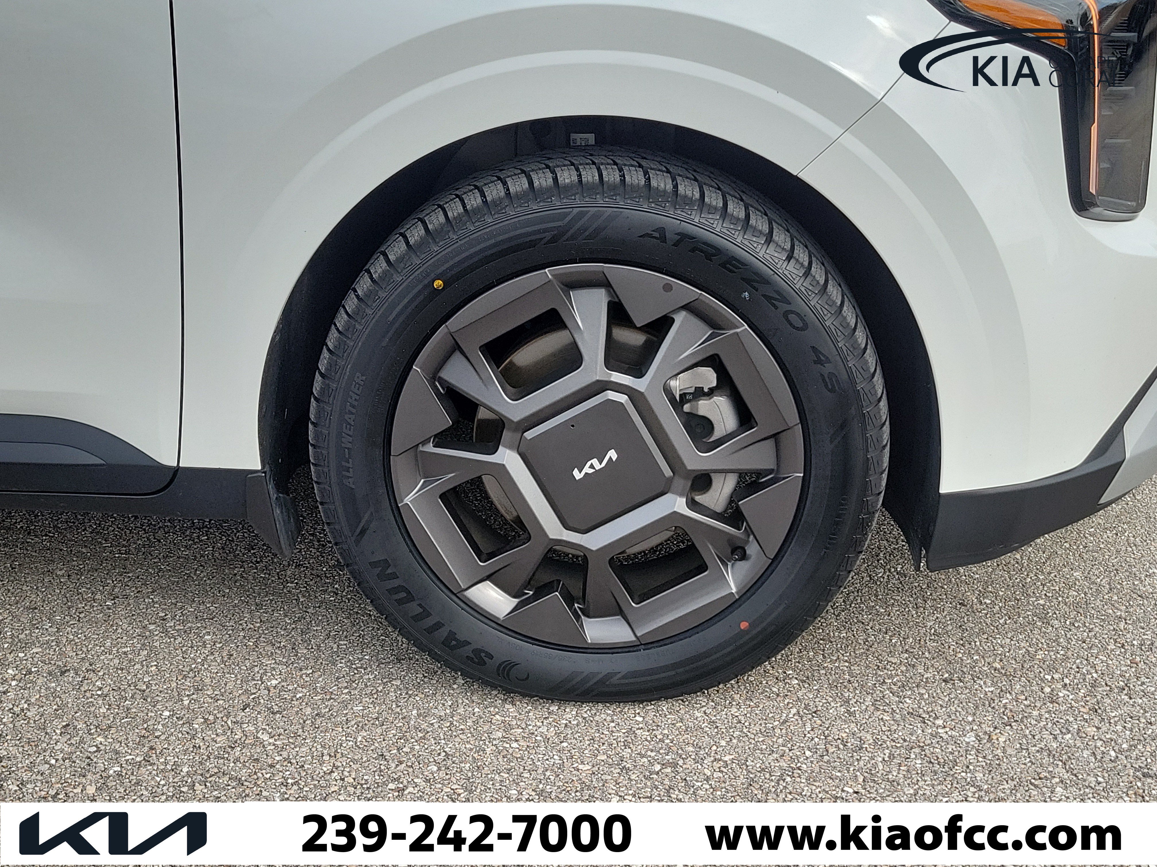 Certified 2025 Kia Carnival EX FWD image 7
