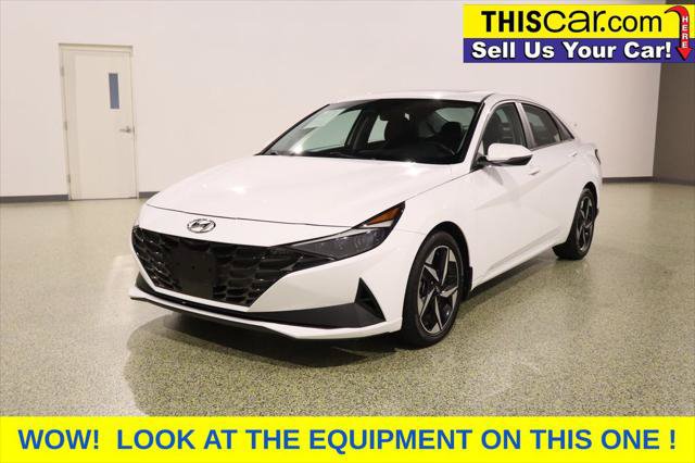 Used 2022 Hyundai Elantra Limited FWD image 4
