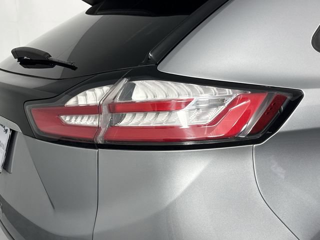 Used 2020 Ford Edge SE image 14