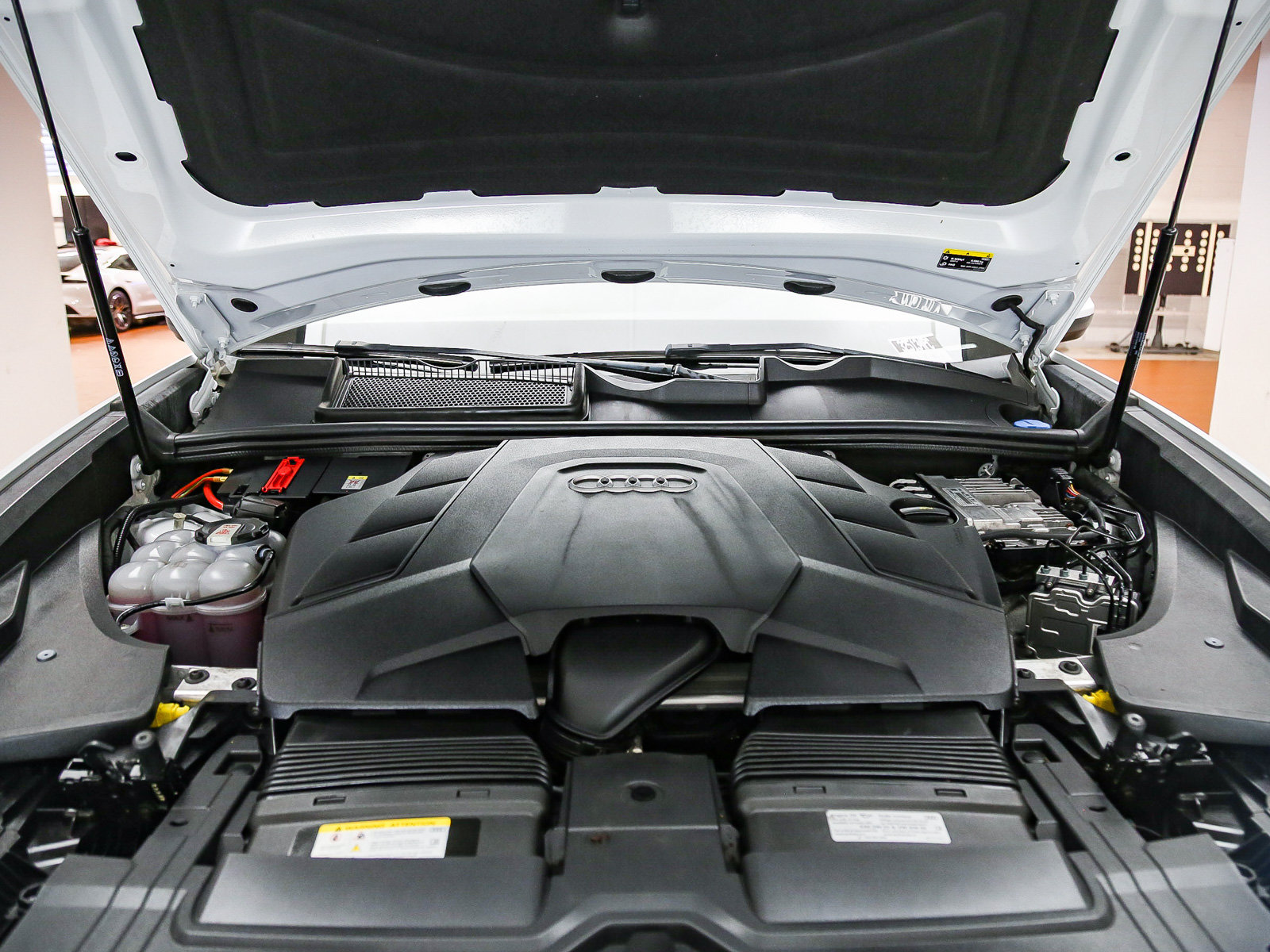 Certified 2023 Audi Q8 Premium Plus AWD/4WD image 28