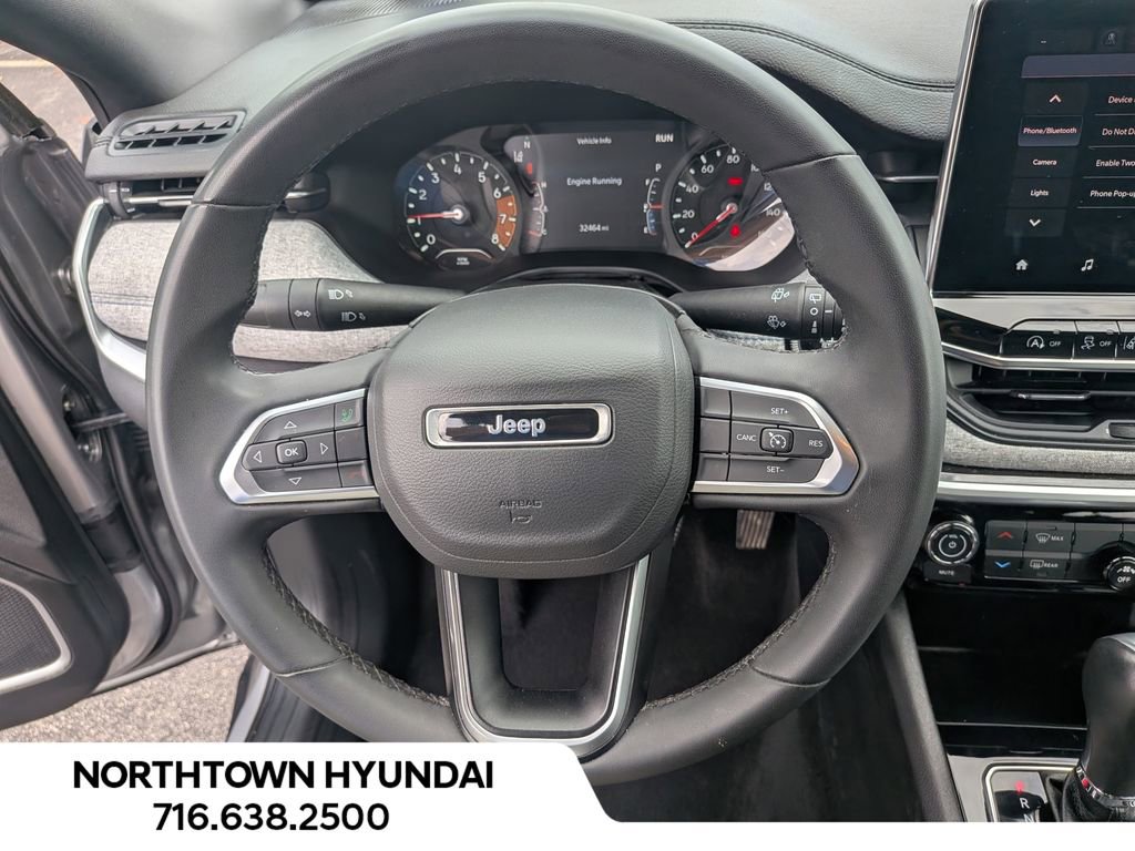 Used 2024 Jeep Compass Latitude image 8