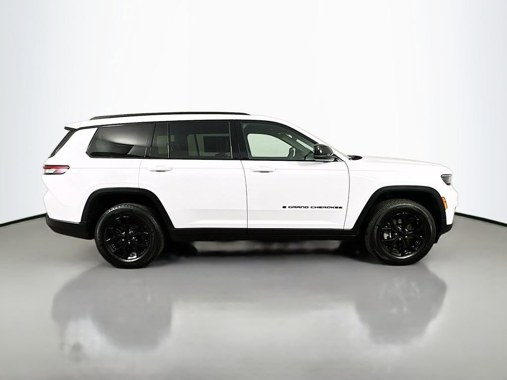 Used 2024 Jeep Grand Cherokee L Laredo image 7