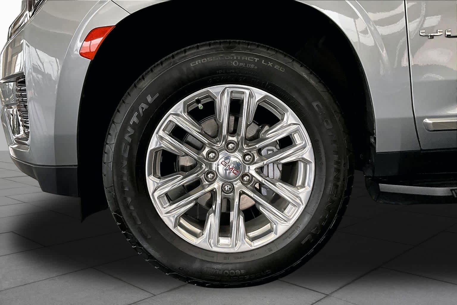 Used 2023 GMC Yukon SLT w/ SLT Premium Package RWD image 11