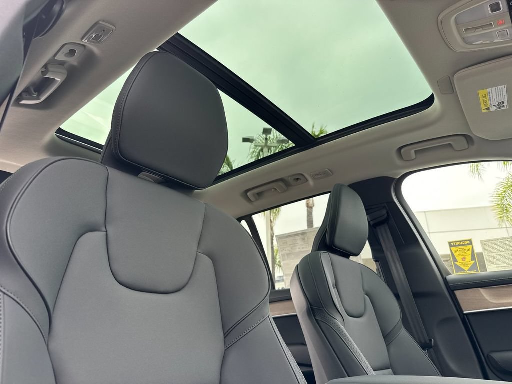 New 2026 Volvo XC90 T8 Plus w/ Protection Package AWD/4WD image 17
