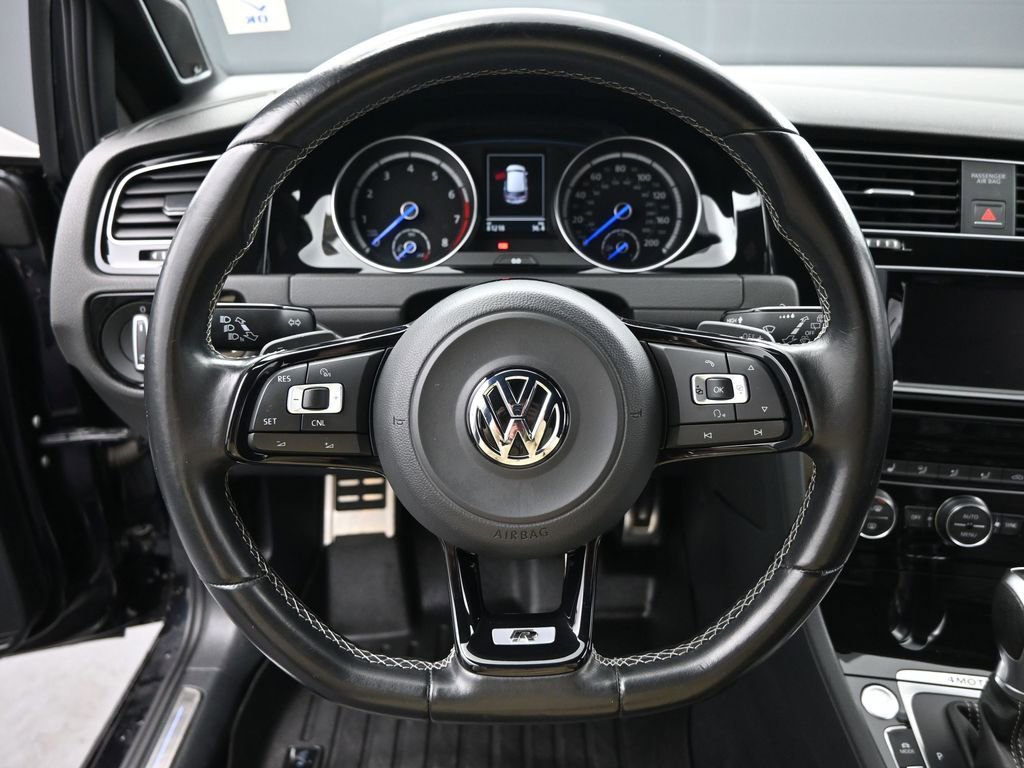 Used 2015 Volkswagen Golf R 4-Door image 23