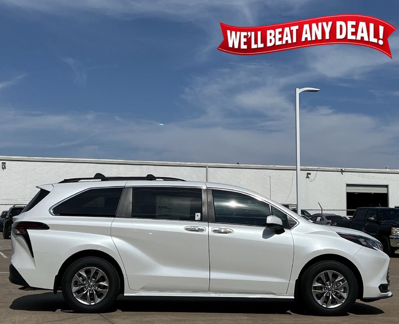 New 2026 Toyota Sienna XLE FWD image 3
