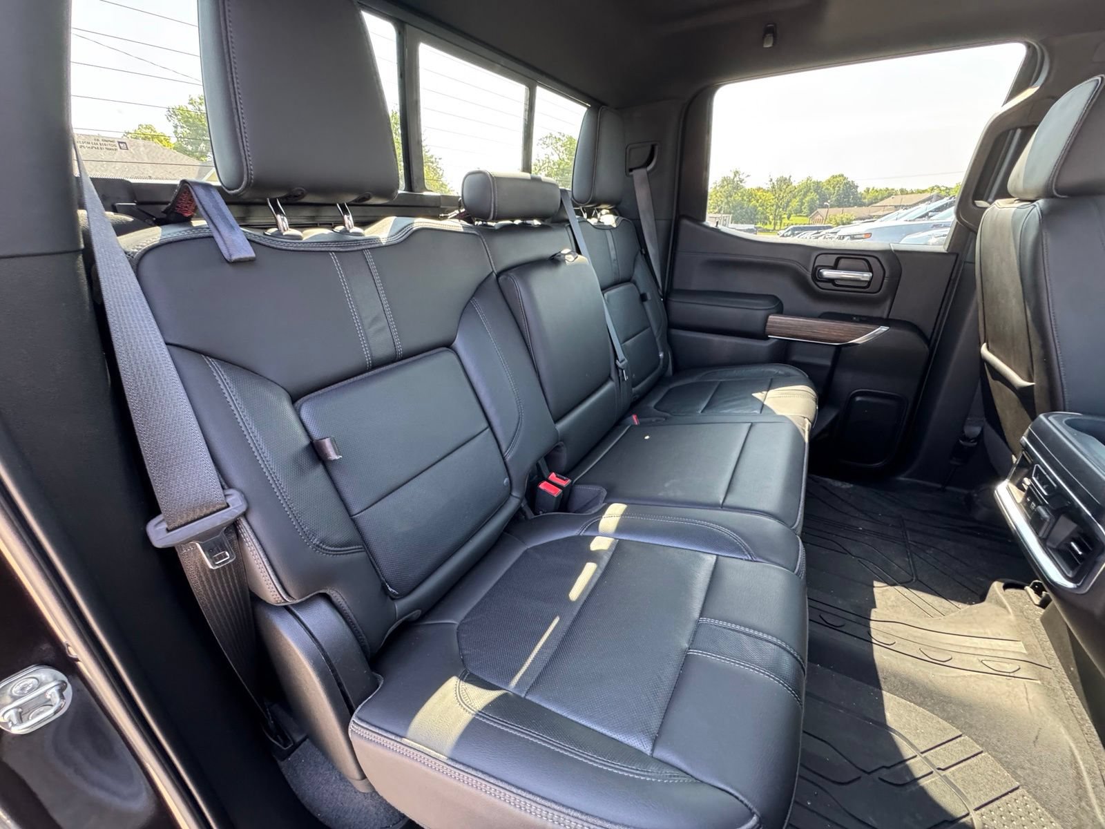 Used 2019 Chevrolet Silverado 1500 High Country w/ Technology Package AWD/4WD image 30