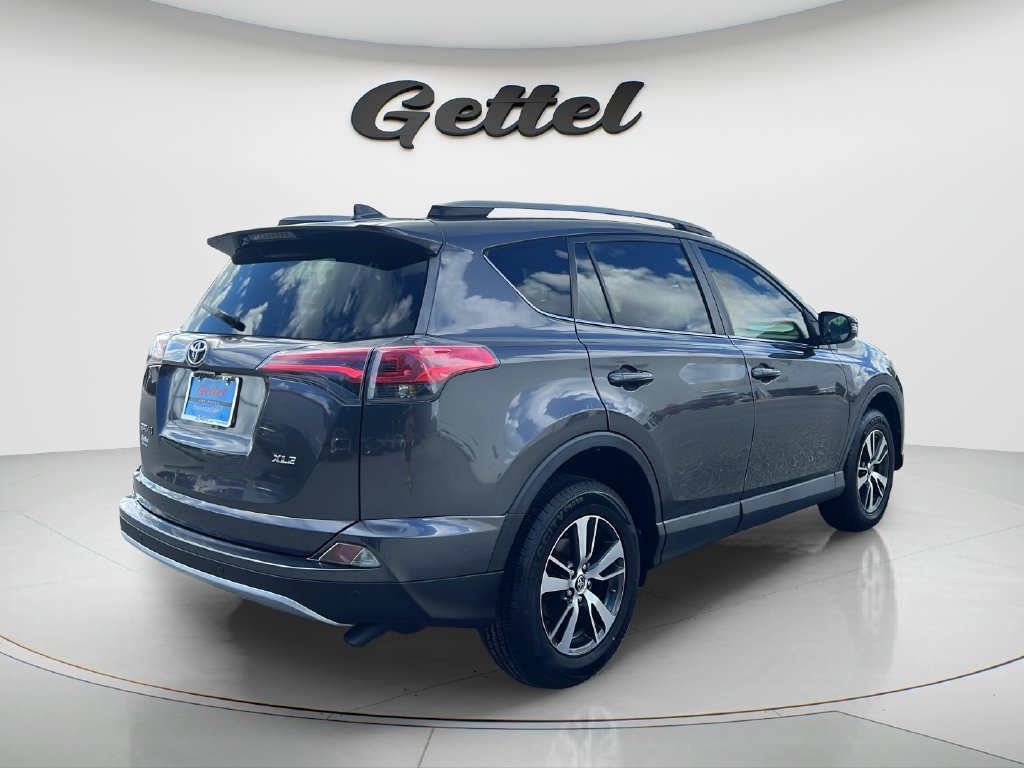 Used 2018 Toyota RAV4 XLE FWD image 5