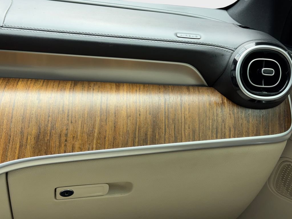 Used 2024 Mercedes-Benz GLC 300 4MATIC image 20