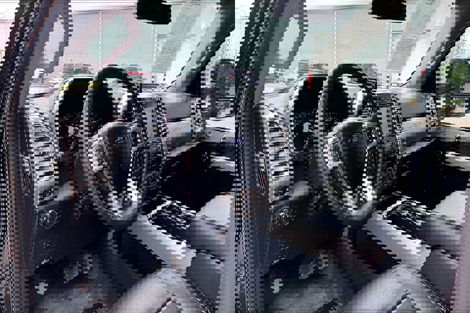 Used 2017 Ford F250 Lariat w/ Lariat Value Package image 17