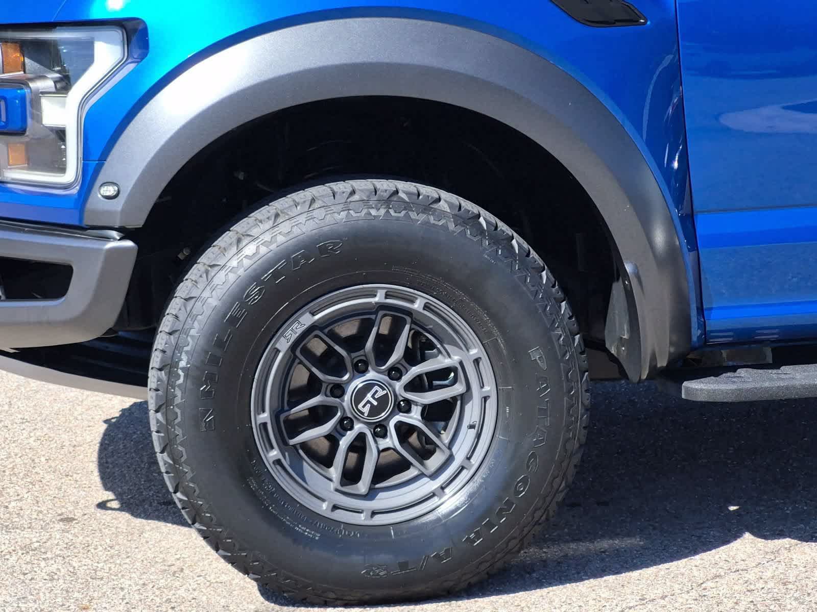 Used 2018 Ford F150 Raptor w/ Equipment Group 802A Luxury AWD/4WD image 14