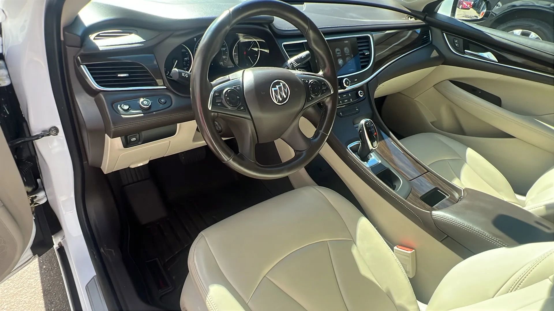 Used 2017 Buick LaCrosse Preferred image 24
