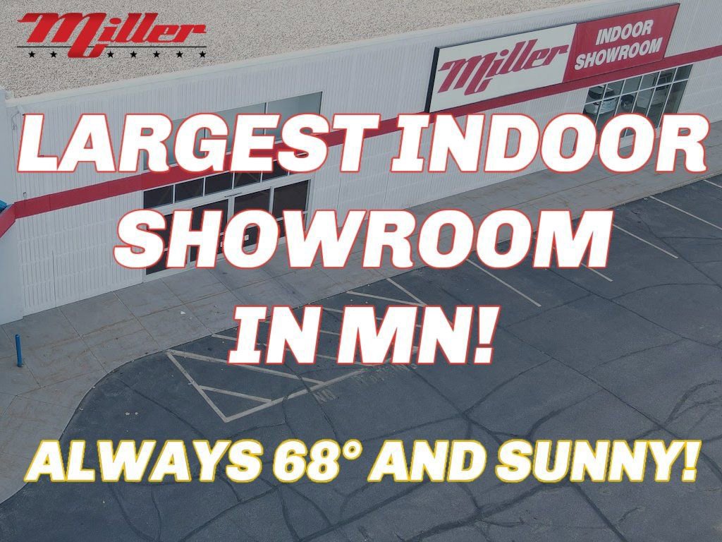 Certified 2023 GMC Acadia SLE w/ Driver Convenience Package image 3