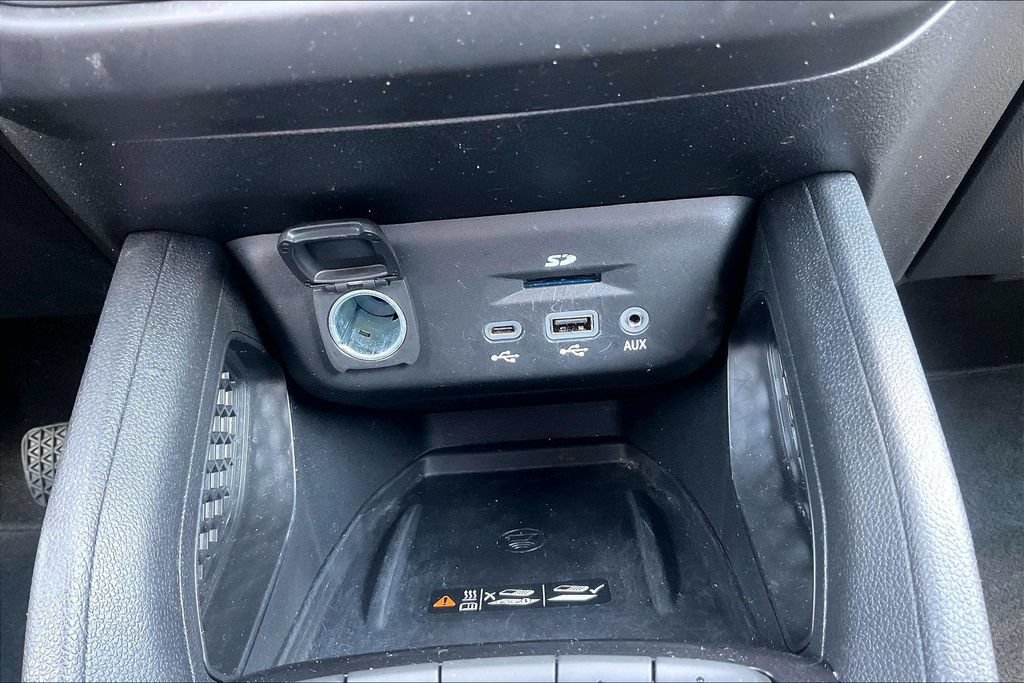 Used 2022 Chevrolet TrailBlazer ACTIV w/ Technology Package FWD image 16