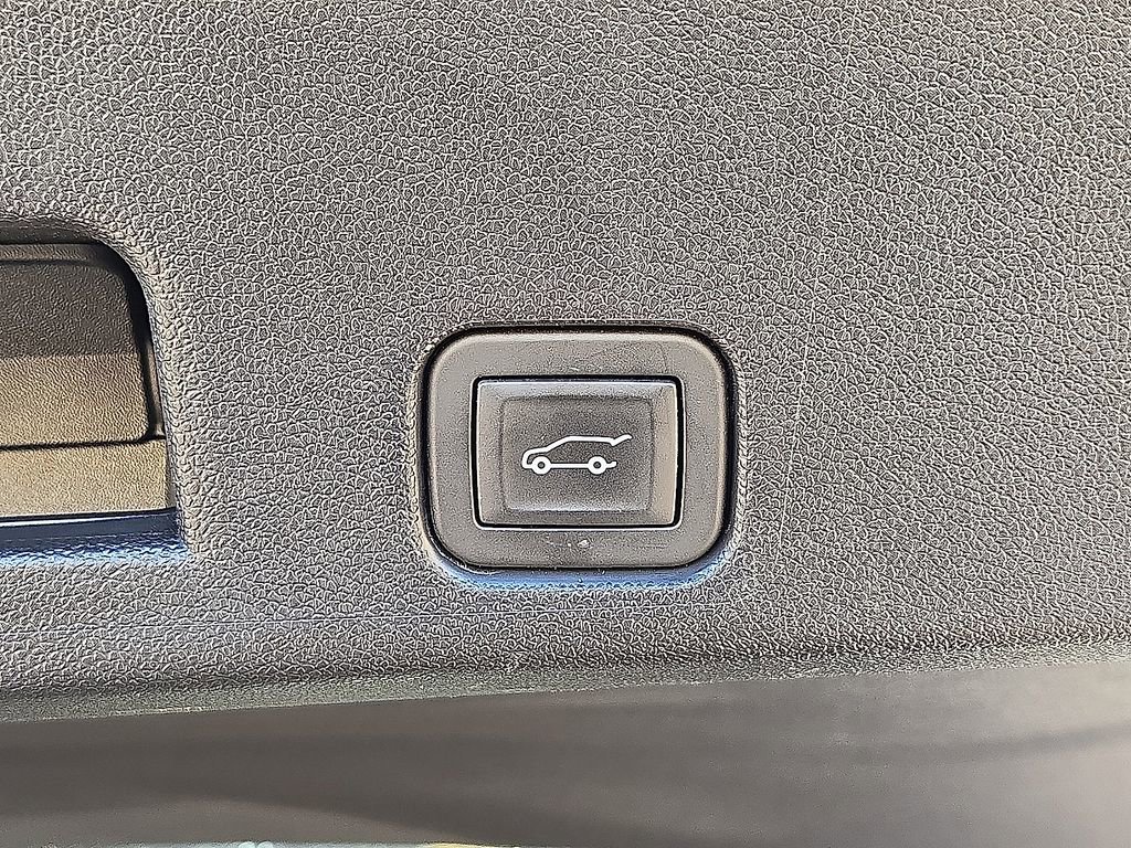 Used 2024 Chevrolet Traverse RS w/ LPO, Floor Liner Package image 16