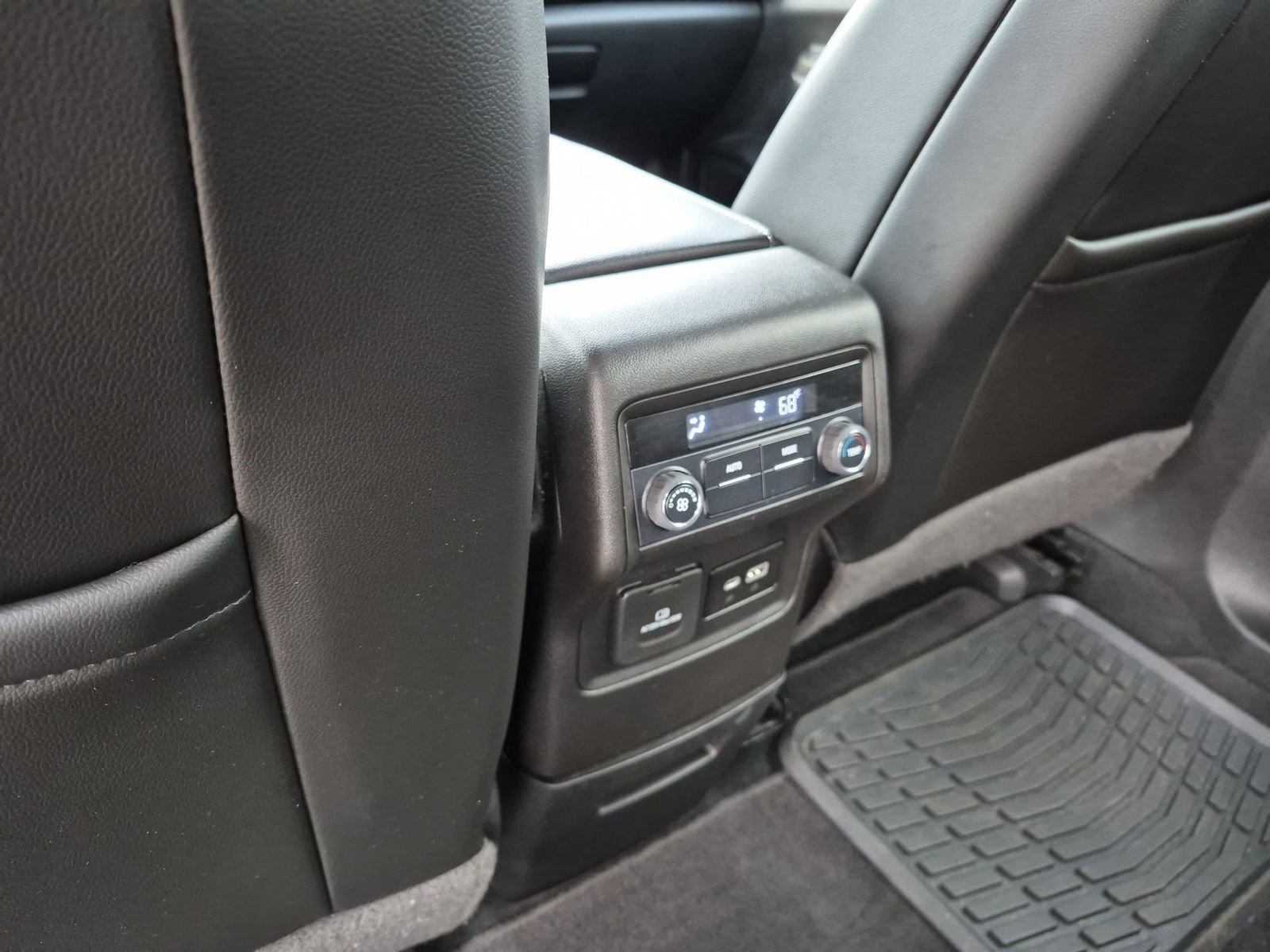 Certified 2020 GMC Acadia SLT FWD image 20