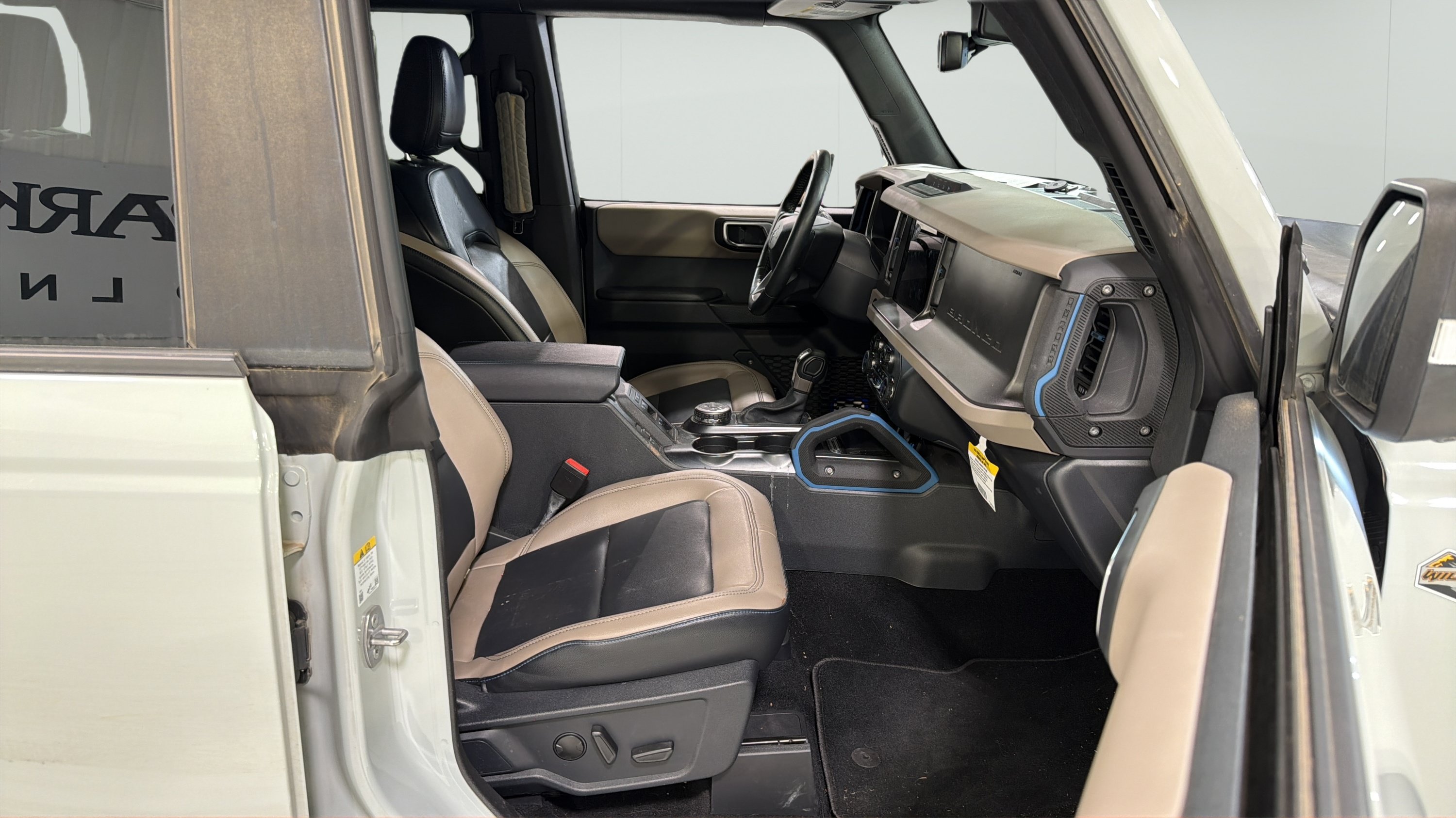 Used 2024 Ford Bronco Wildtrak AWD/4WD image 25